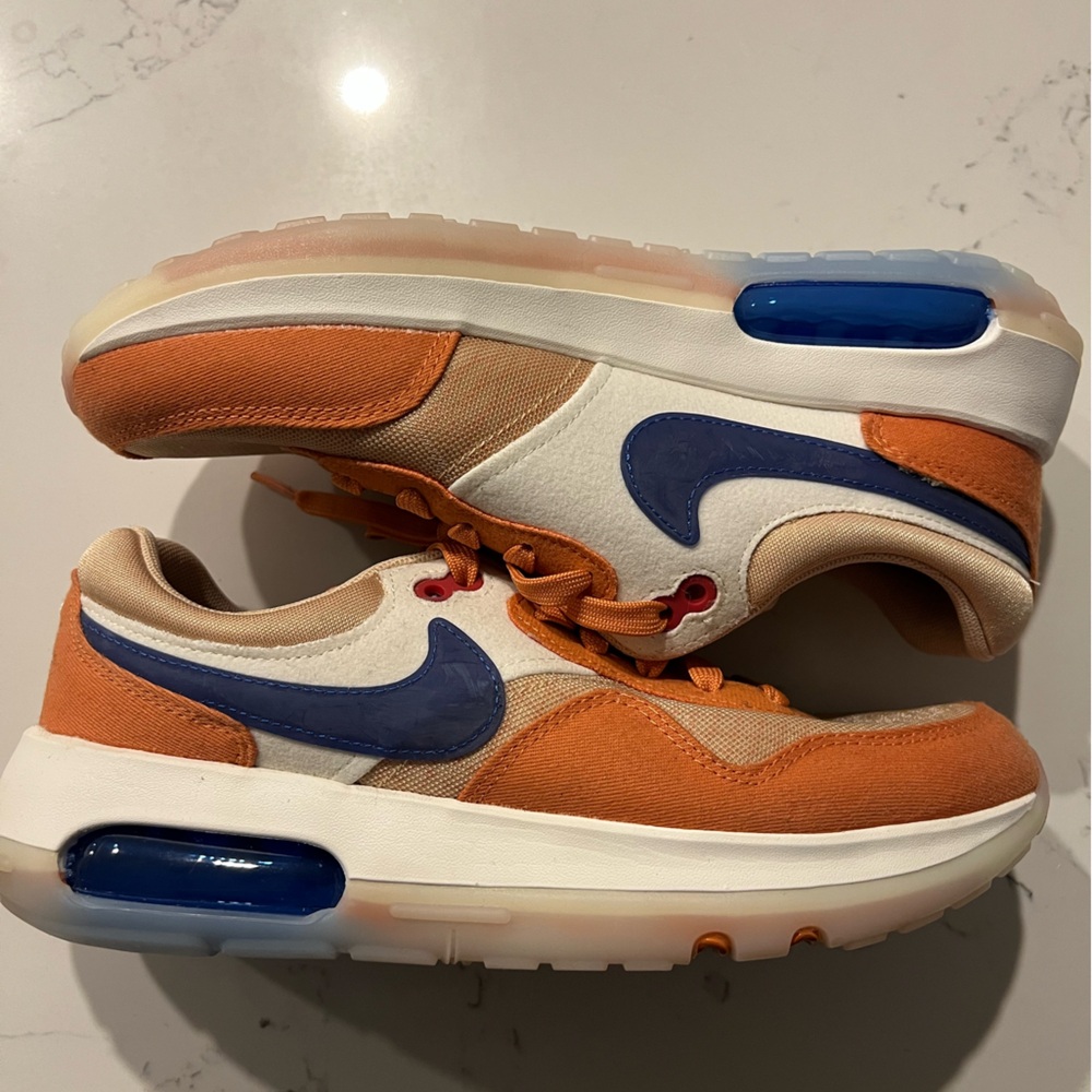 Nike Air Max Motif Big Kids' Shoe	
Size 7Y
